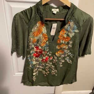 Anthropologie Tiny Embroidered Green Blouse size: xs